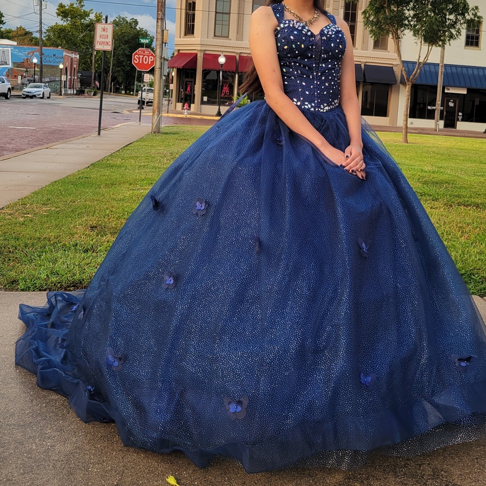 Elegant Blue Prom Dress with Embellishments